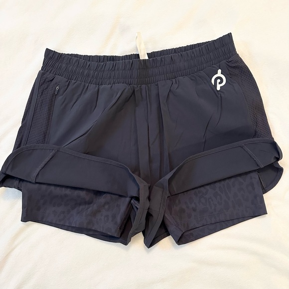 Peloton Double Layer Run Shorts Women’s M Navy Blue Running Track Field Sports - Picture 2 of 8